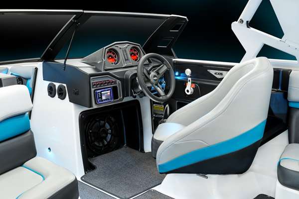 2016-Axis_A24_studio-Cockpit_lowres