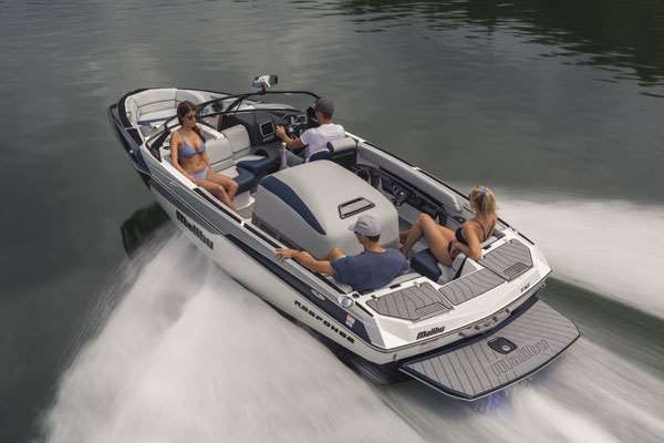 2019_Malibu_TXi_Team_Onboard