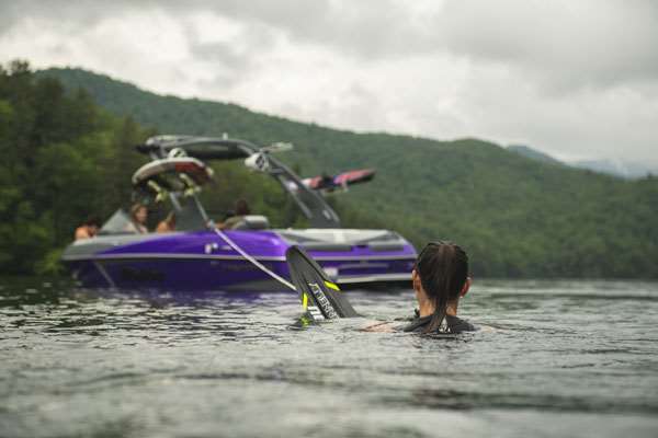 2019_Malibu-20_VTX_Skier