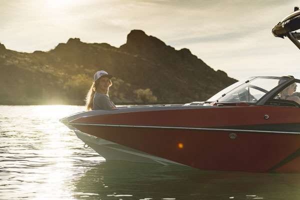 2019_Malibu_21MLX_Lake_Life