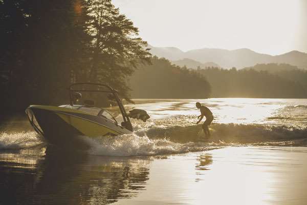 2019_Malibu_21VLX_Evening_Set