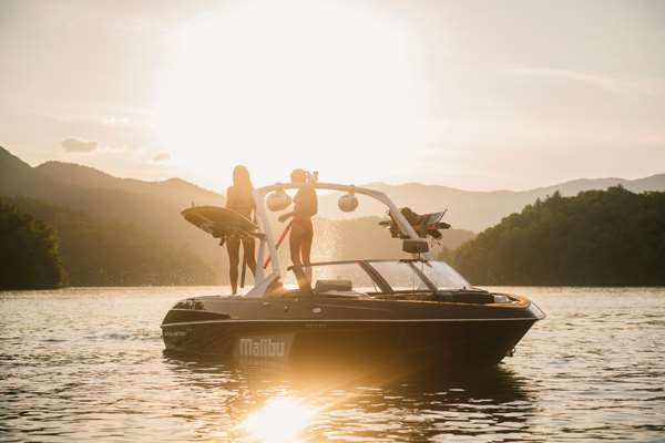 Malibu-20VTX-Social-Distancing-2