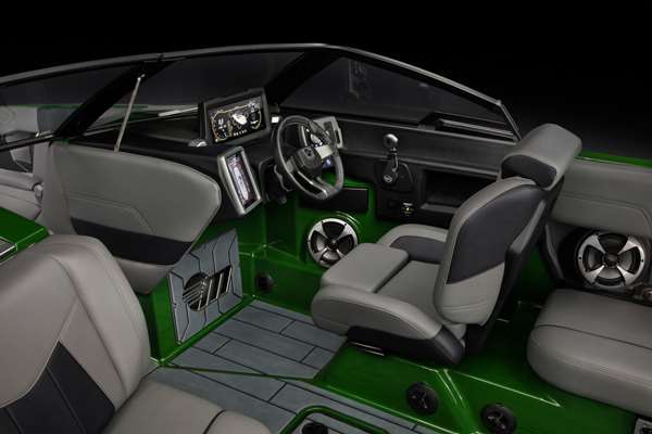 23_MXZ_Helm_Seat_and_Dash