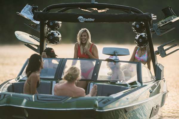 23_mxz_2021_Clamping_Tower_Racks